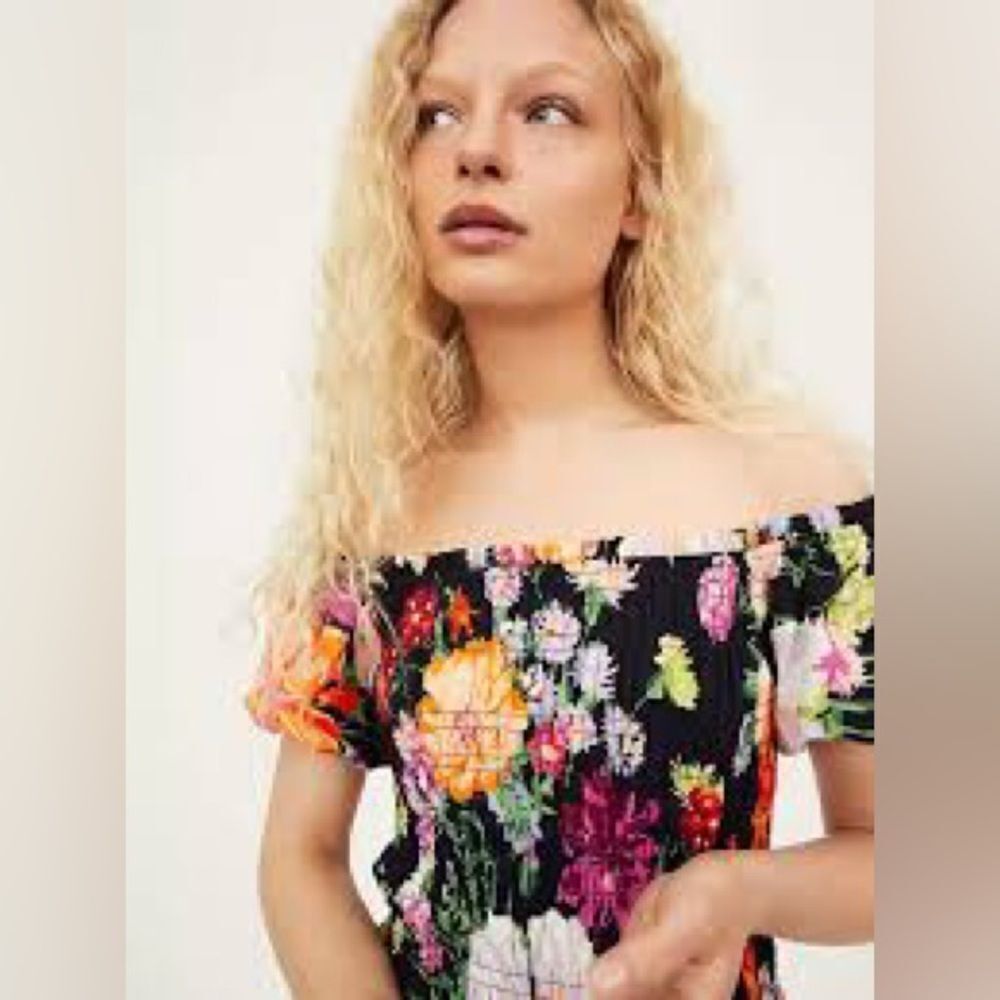 H&M SMOCKED OFF-THE-SHOULDER DRESS - Picture 3 of 10